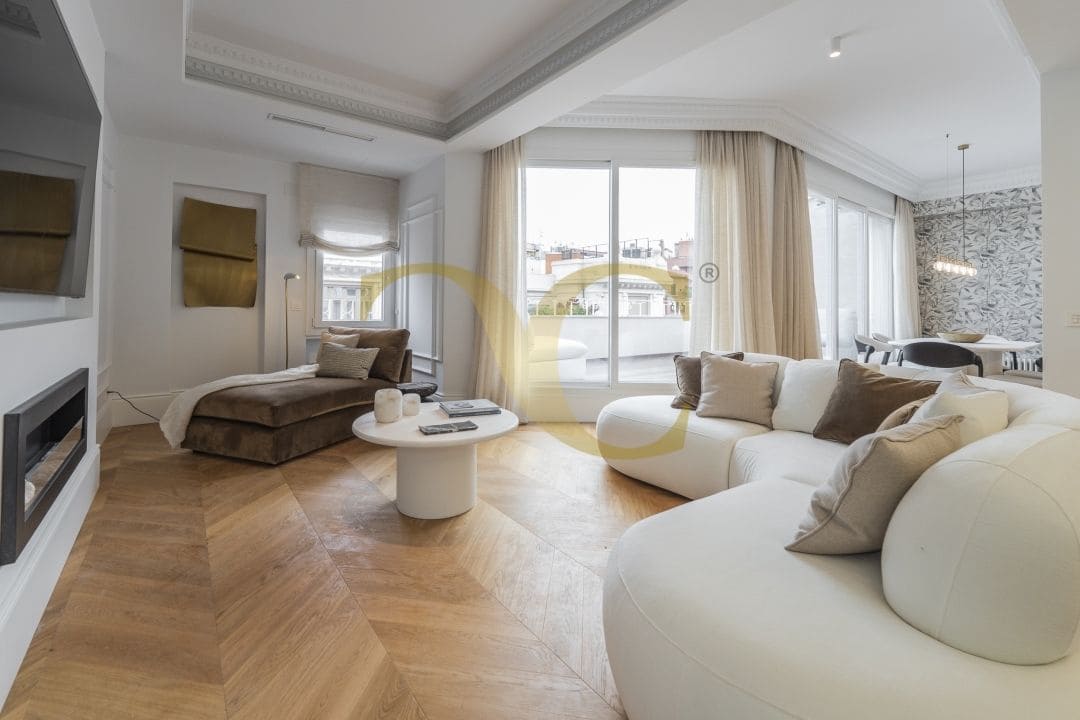 Ático de 4 habitaciones en Madrid ciudad en venta - 4.500.000 € (Ref: 9471832)