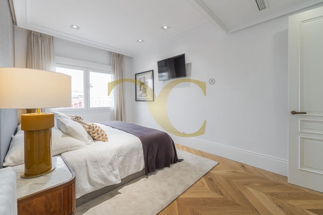 Ático de 4 habitaciones en Madrid ciudad en venta - 4.500.000 € (Ref: 9471832)