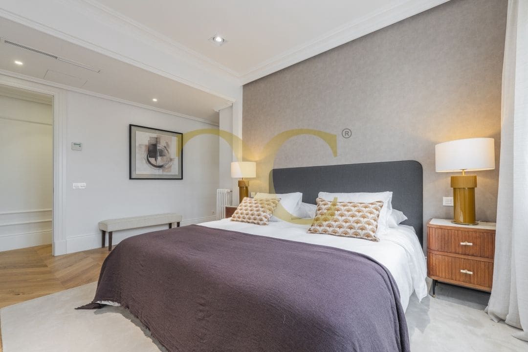 Ático de 4 habitaciones en Madrid ciudad en venta - 4.500.000 € (Ref: 9471832)