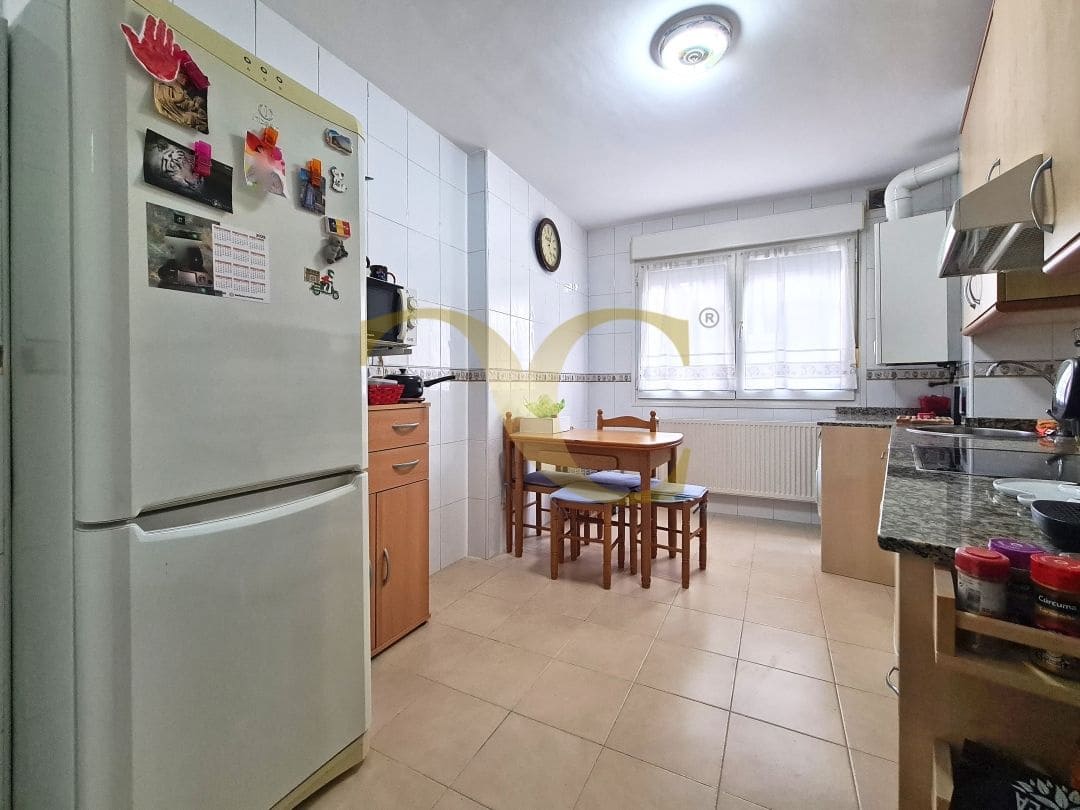 3 bedroom Apartment for sale in Gijon - € 255,000 (Ref: 9475664)