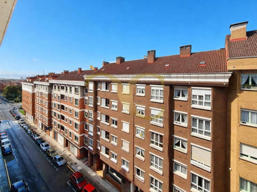 3 bedroom Apartment for sale in Gijon - € 255,000 (Ref: 9475664)