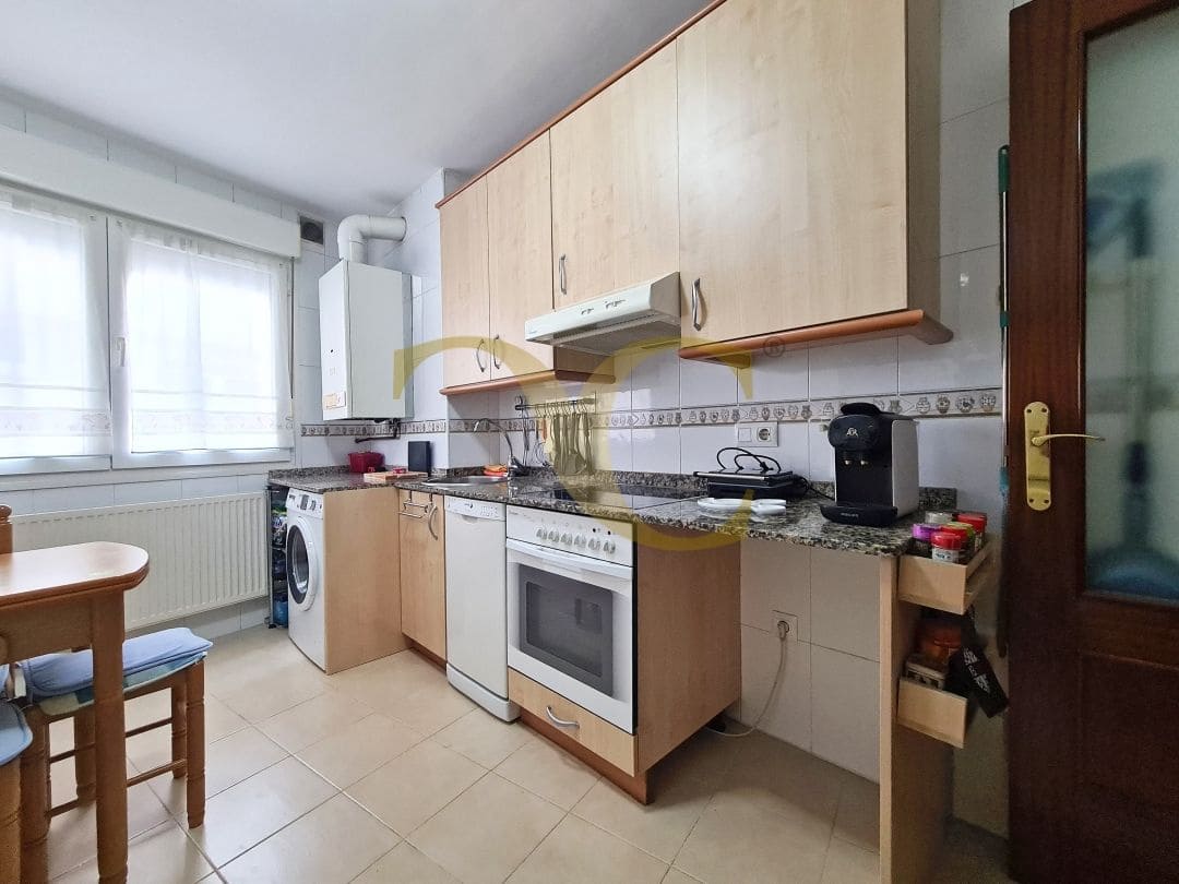 3 bedroom Apartment for sale in Gijon - € 255,000 (Ref: 9475664)
