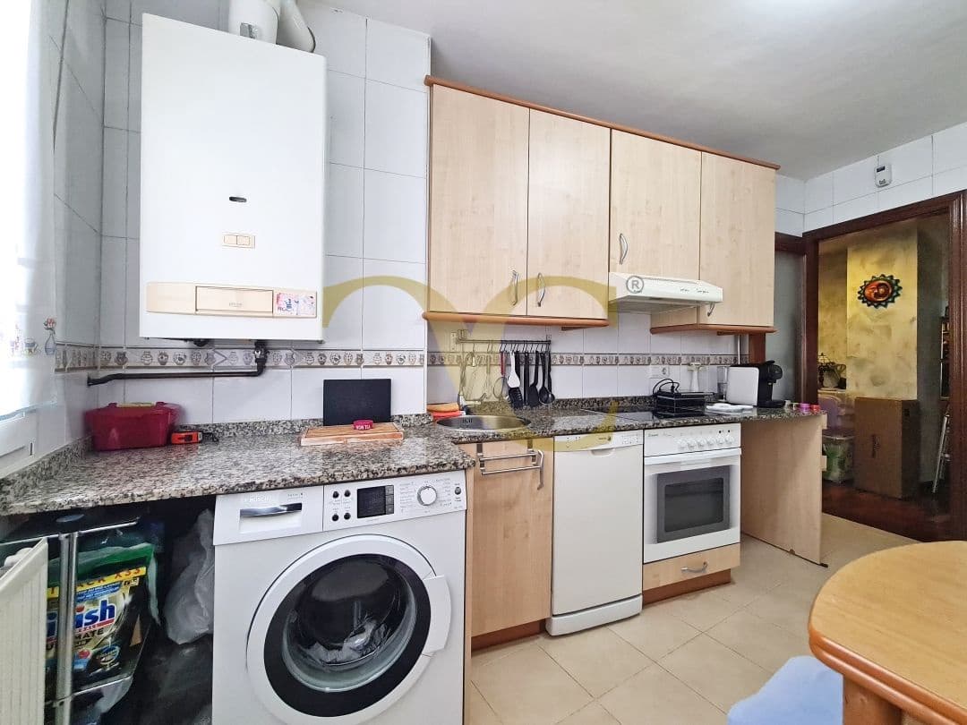 3 bedroom Apartment for sale in Gijon - € 255,000 (Ref: 9475664)