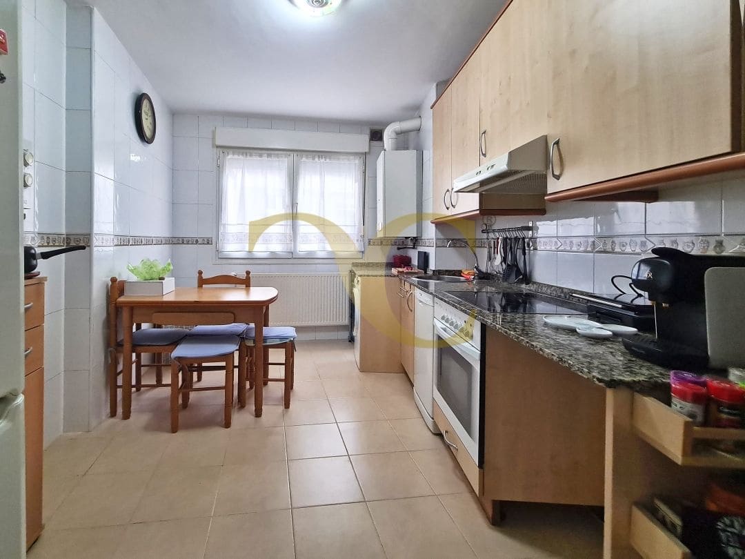 3 bedroom Apartment for sale in Gijon - € 255,000 (Ref: 9475664)