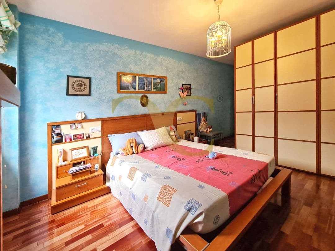 3 bedroom Apartment for sale in Gijon - € 255,000 (Ref: 9475664)