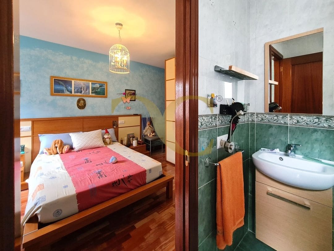 3 bedroom Apartment for sale in Gijon - € 255,000 (Ref: 9475664)