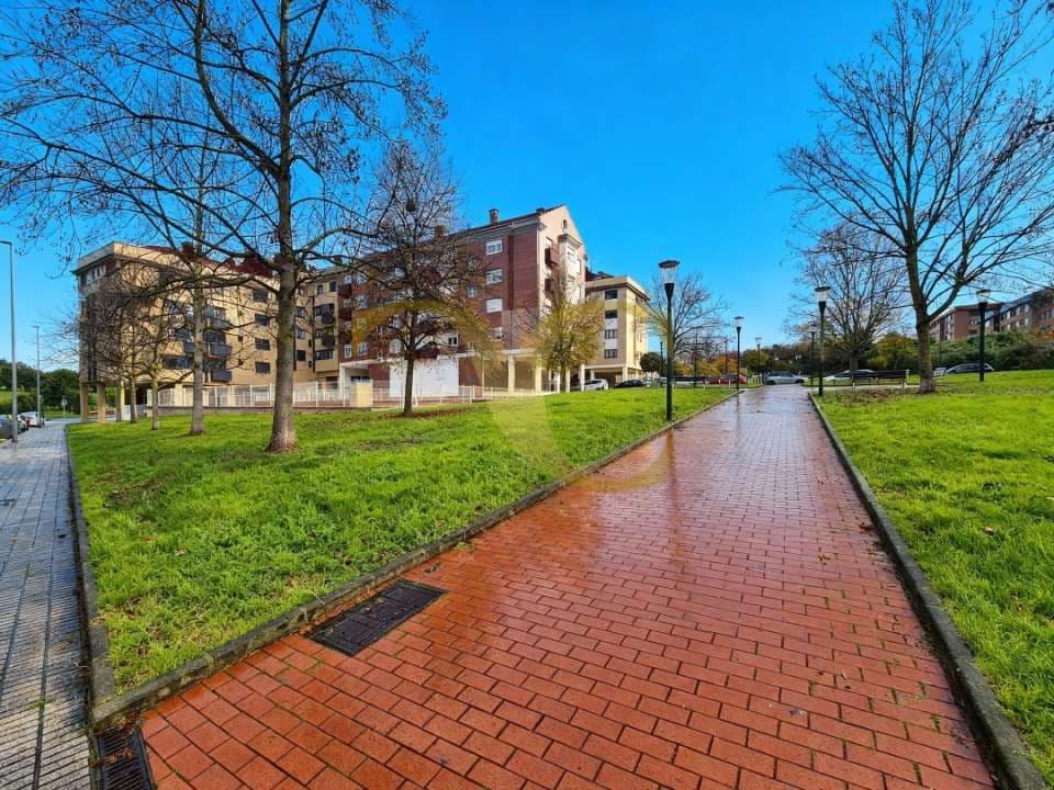 3 bedroom Apartment for sale in Gijon - € 255,000 (Ref: 9475664)