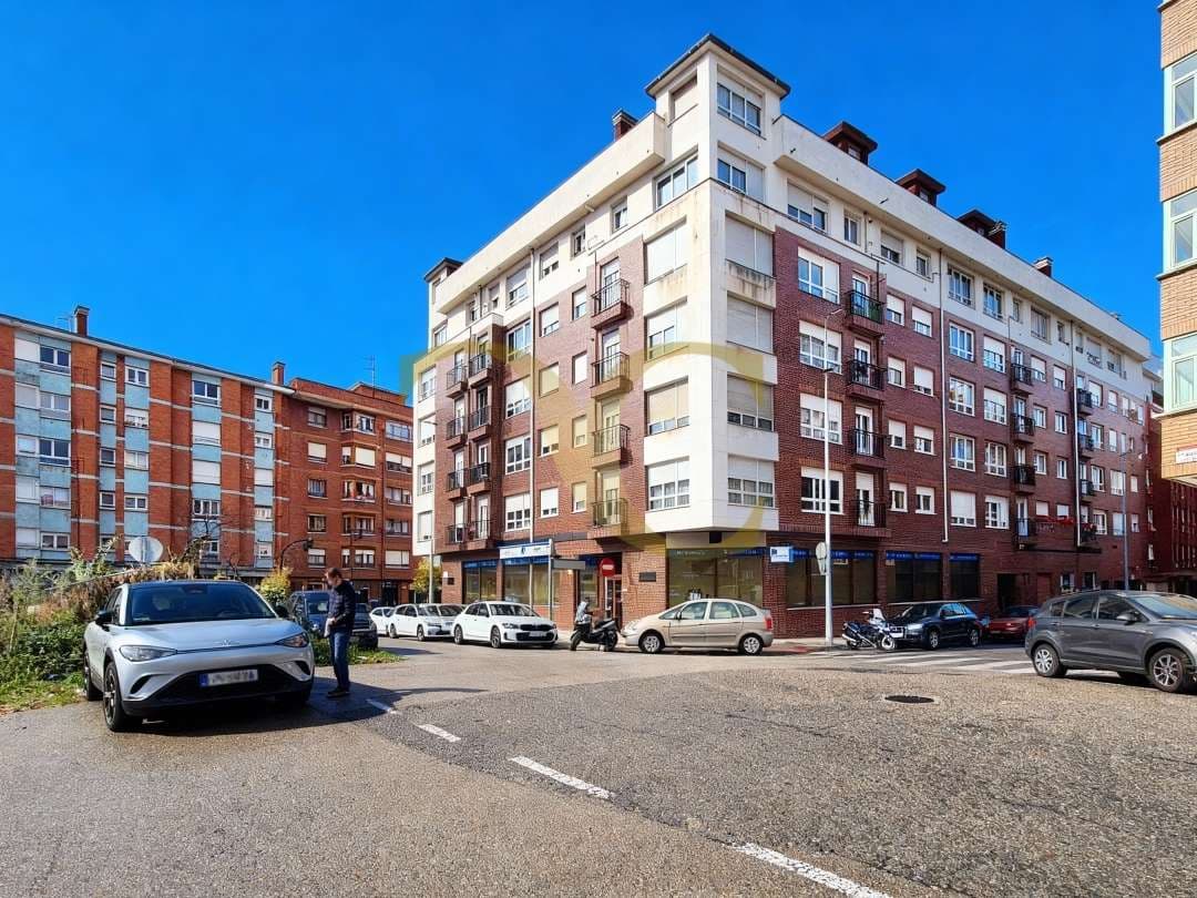 3 bedroom Apartment for sale in Gijon - € 255,000 (Ref: 9475664)