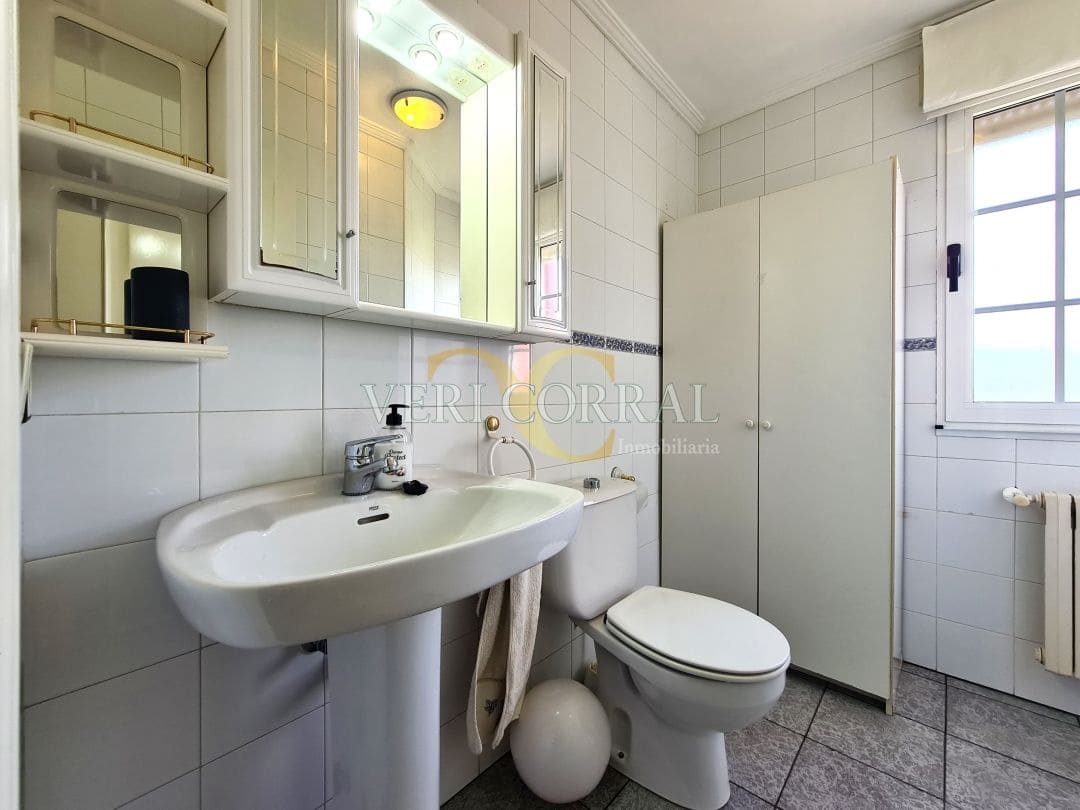 5 bedroom Villa for sale in Oviedo with pool - € 450,000 (Ref: 9500654)