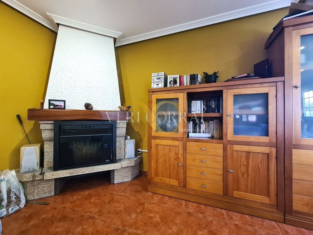 5 bedroom Villa for sale in Oviedo with pool - € 450,000 (Ref: 9500654)