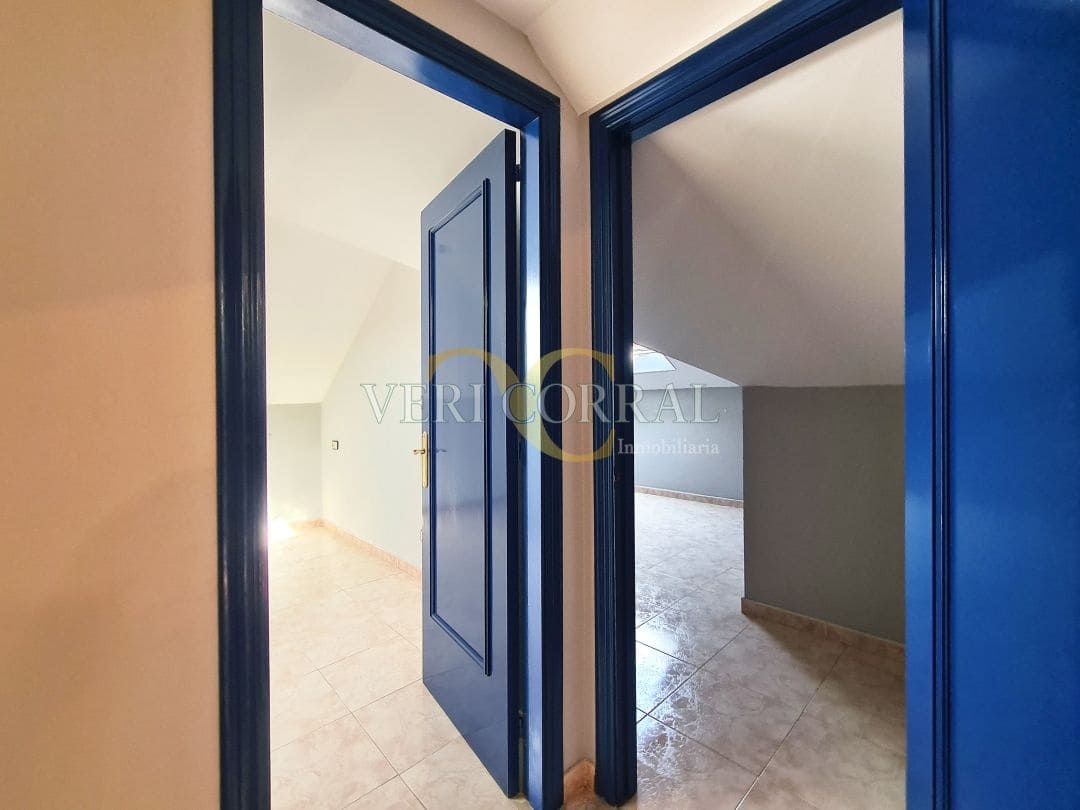 5 bedroom Villa for sale in Oviedo with pool - € 450,000 (Ref: 9500654)