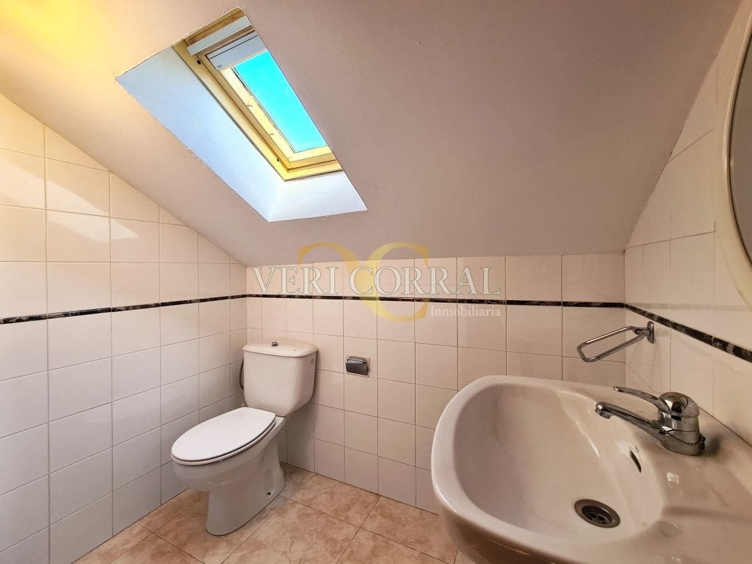 5 bedroom Villa for sale in Oviedo with pool - € 450,000 (Ref: 9500654)