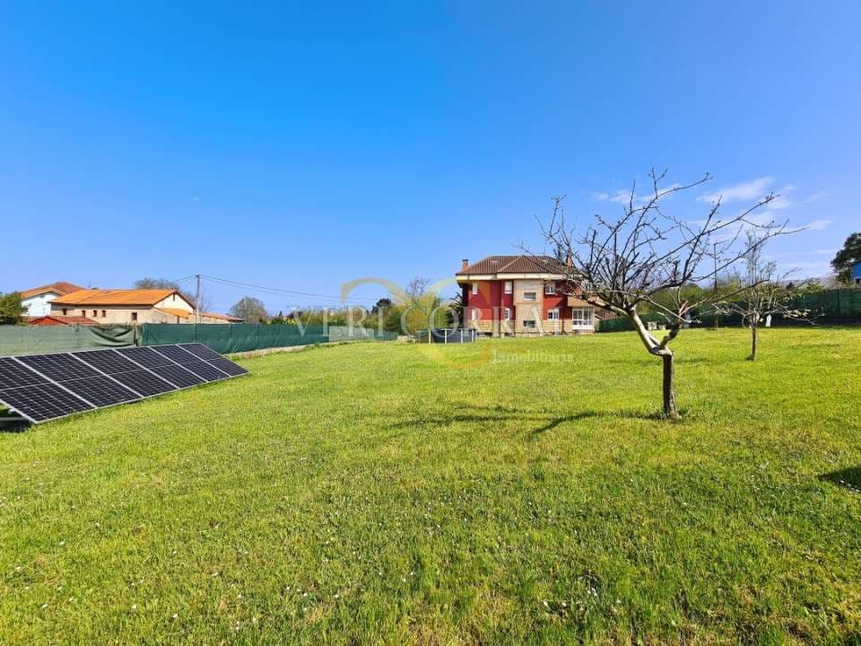 5 bedroom Villa for sale in Oviedo with pool - € 450,000 (Ref: 9500654)