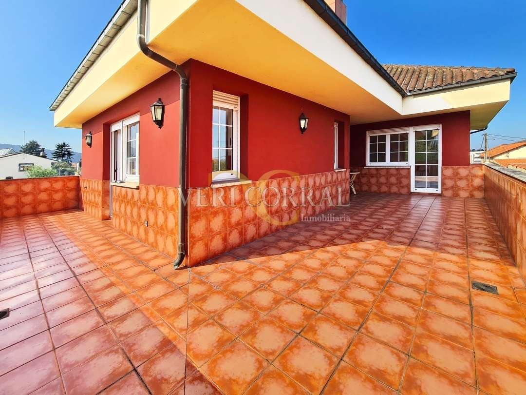 5 bedroom Villa for sale in Oviedo with pool - € 450,000 (Ref: 9500654)