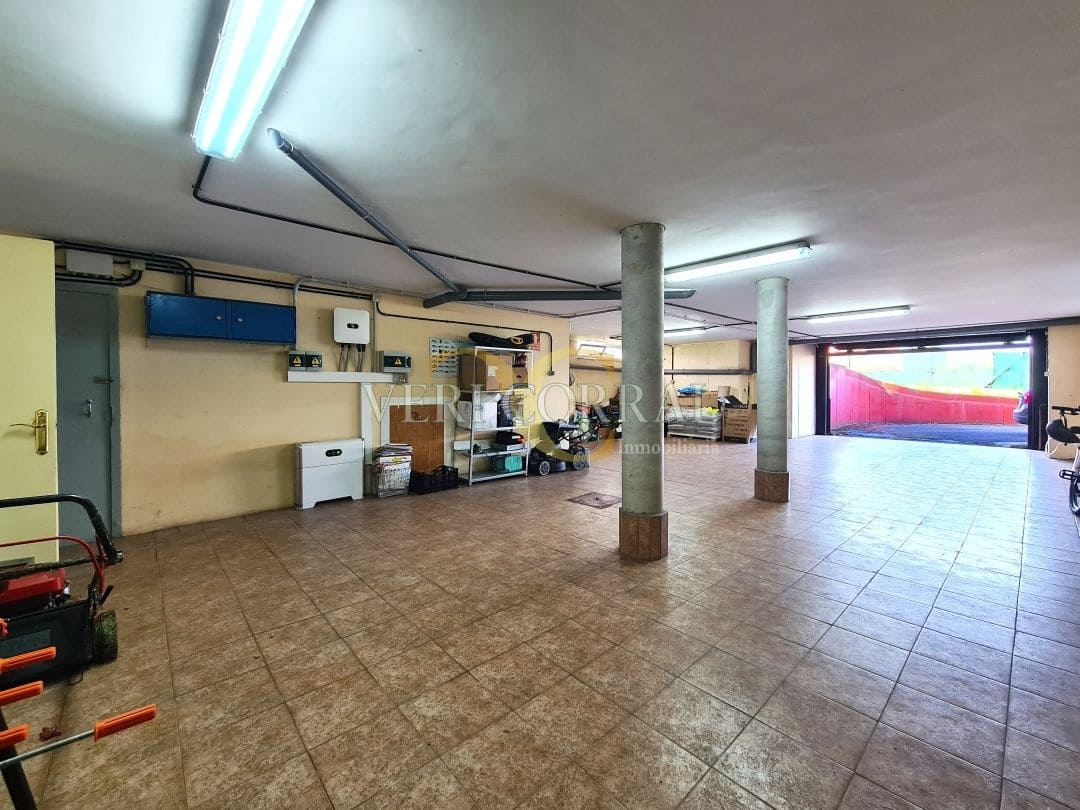 5 bedroom Villa for sale in Oviedo with pool - € 450,000 (Ref: 9500654)