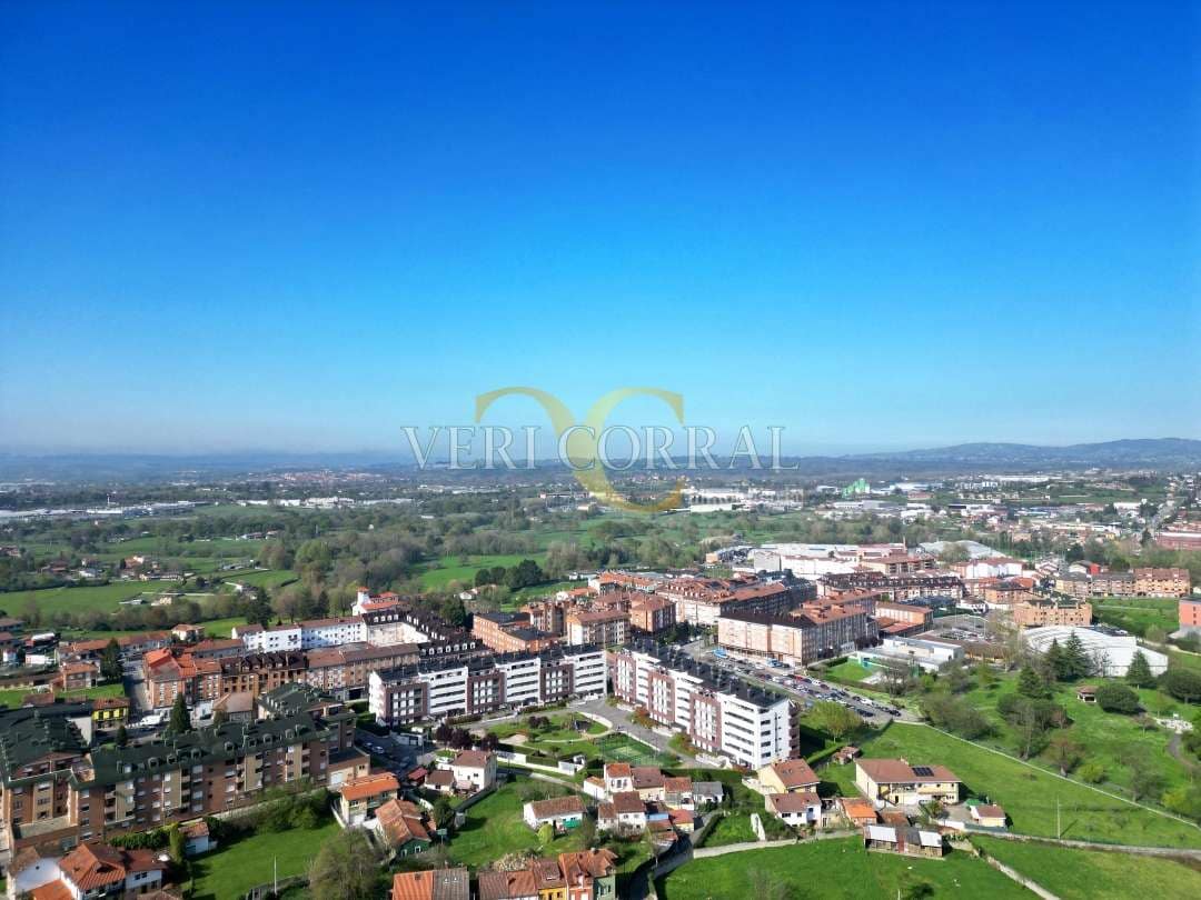 5 bedroom Villa for sale in Oviedo with pool - € 450,000 (Ref: 9500654)