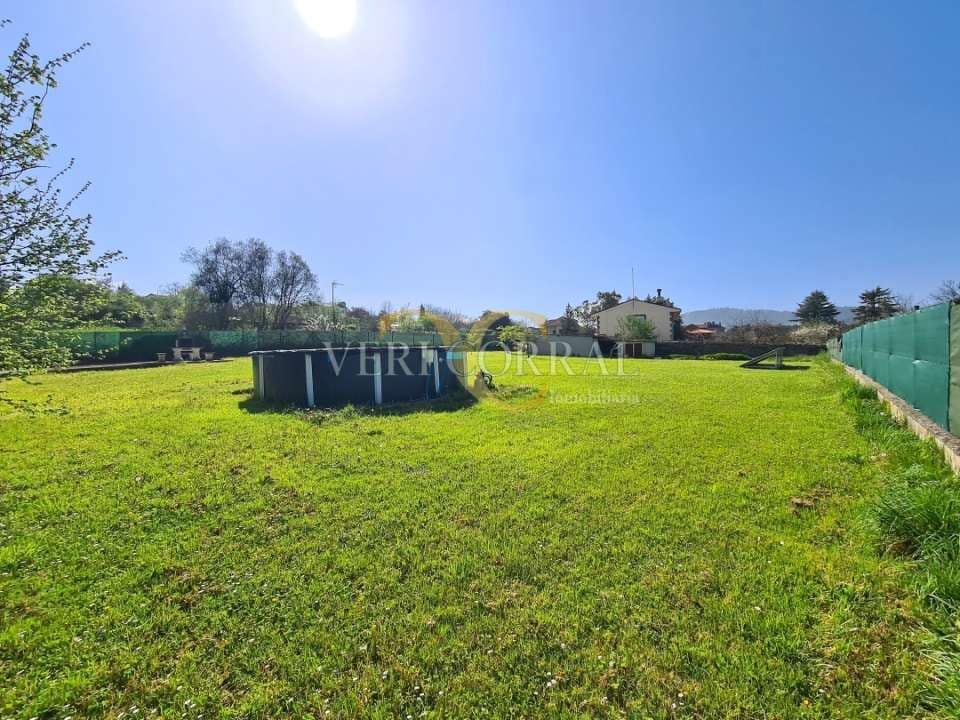 5 bedroom Villa for sale in Oviedo with pool - € 450,000 (Ref: 9500654)