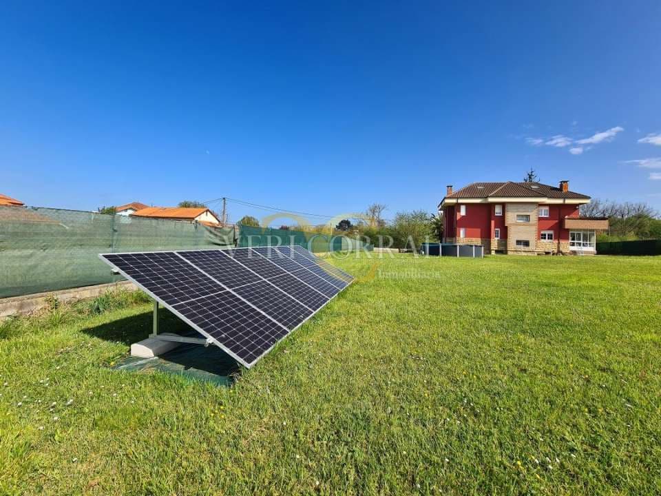 5 bedroom Villa for sale in Oviedo with pool - € 450,000 (Ref: 9500654)