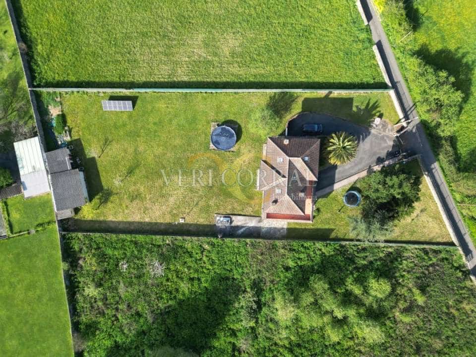 5 bedroom Villa for sale in Oviedo with pool - € 450,000 (Ref: 9500654)