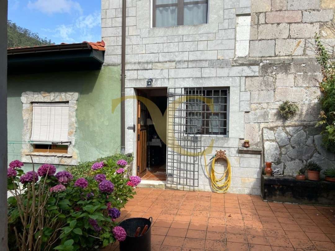 4 bedroom Townhouse for sale in Ribadesella - € 350,000 (Ref: 9506752)