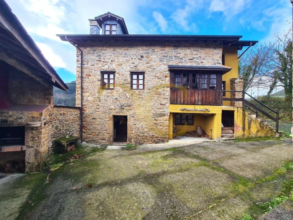 4 soveværelse Villa til salg i Valdes - € 400.000 (Ref: 9523470)