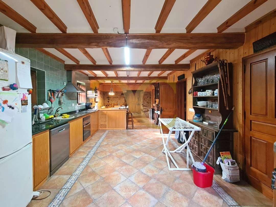 4 soveværelse Villa til salg i Valdes - € 400.000 (Ref: 9523470)