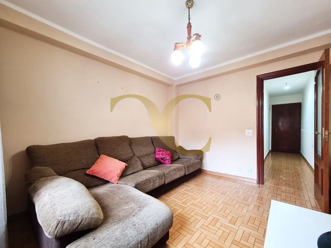 Piso de 2 habitaciones en Oviedo en venta - 135.000 € (Ref: 9539676)