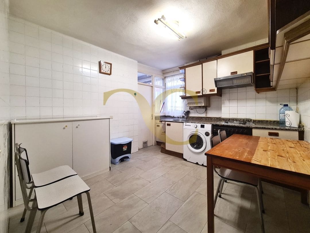 Piso de 2 habitaciones en Oviedo en venta - 135.000 € (Ref: 9539676)