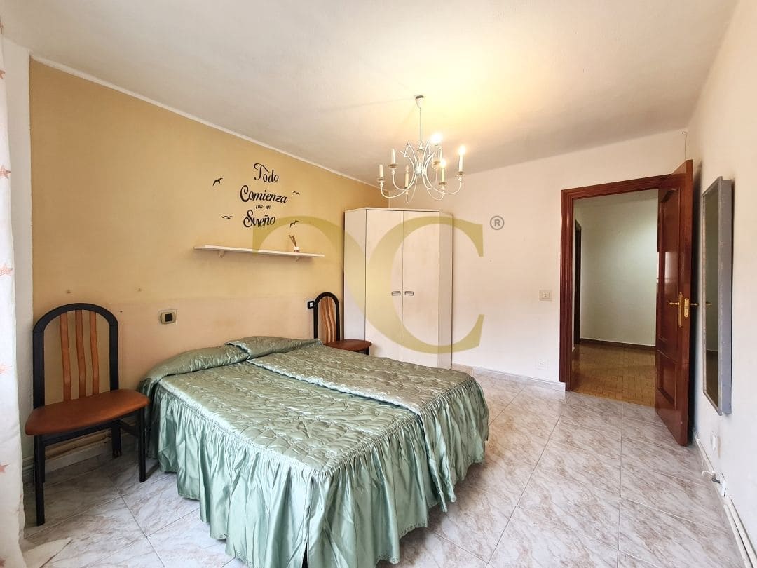 Piso de 2 habitaciones en Oviedo en venta - 135.000 € (Ref: 9539676)