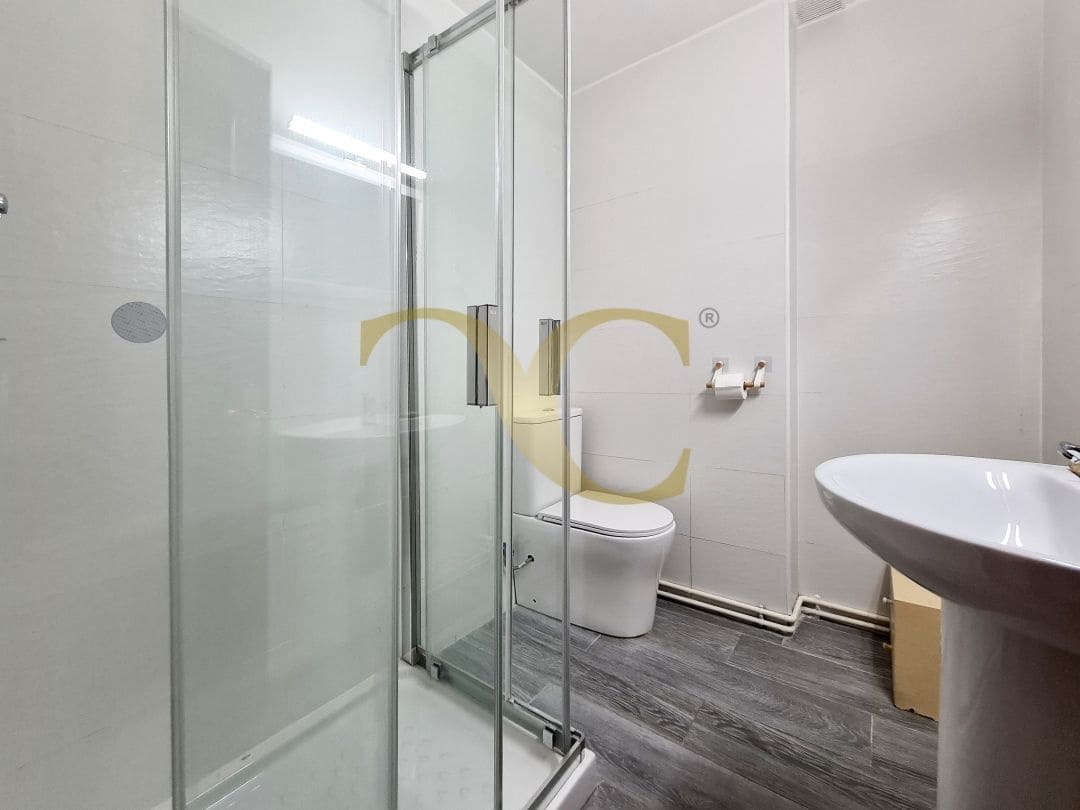 Piso de 2 habitaciones en Oviedo en venta - 135.000 € (Ref: 9539676)