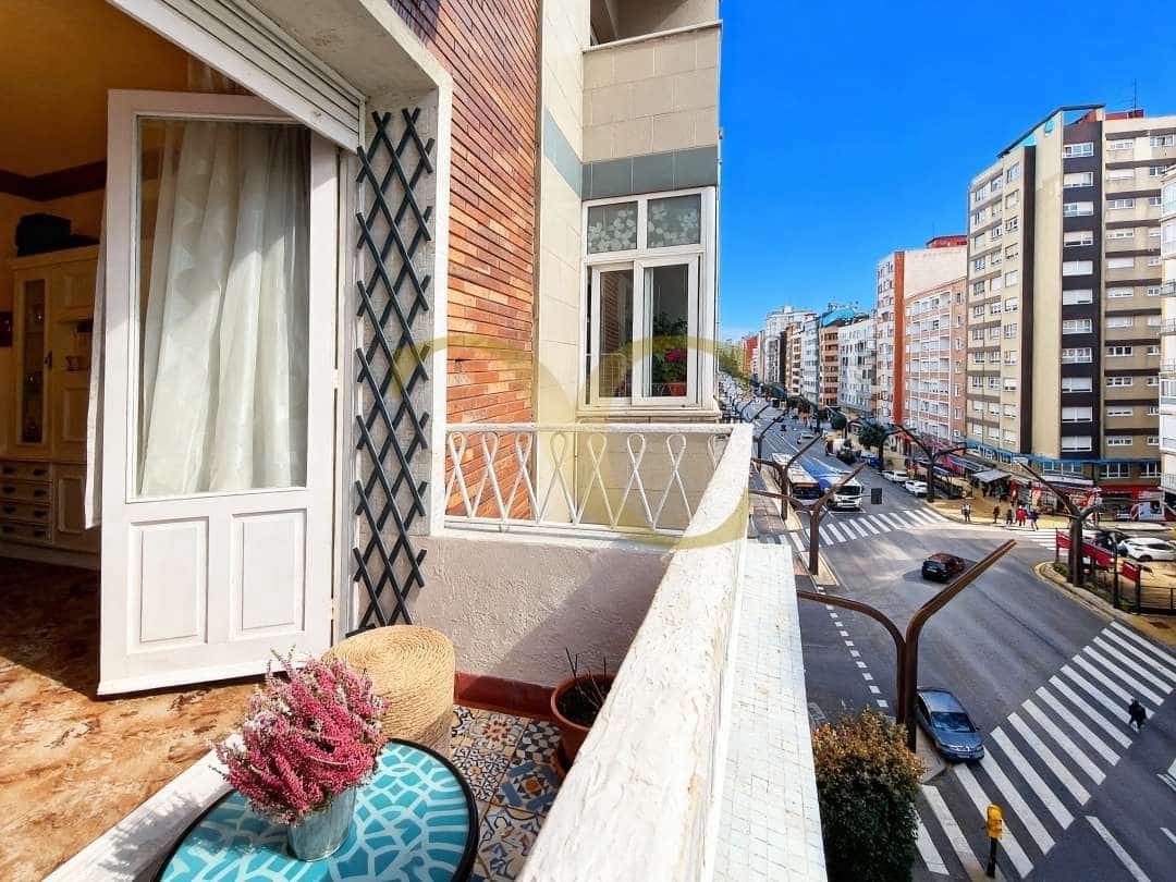 3 sovrum Lägenhet till salu i Gijon - 290 000 € (Ref: 9539679)