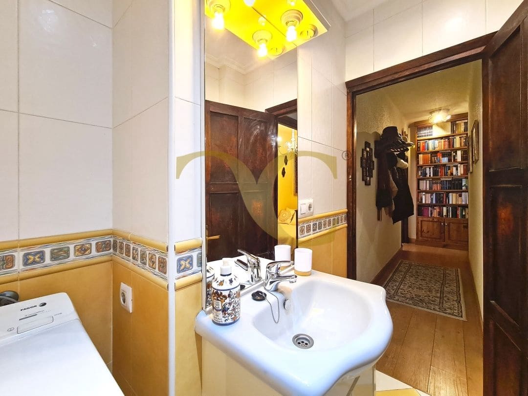 3 sovrum Lägenhet till salu i Gijon - 290 000 € (Ref: 9539679)