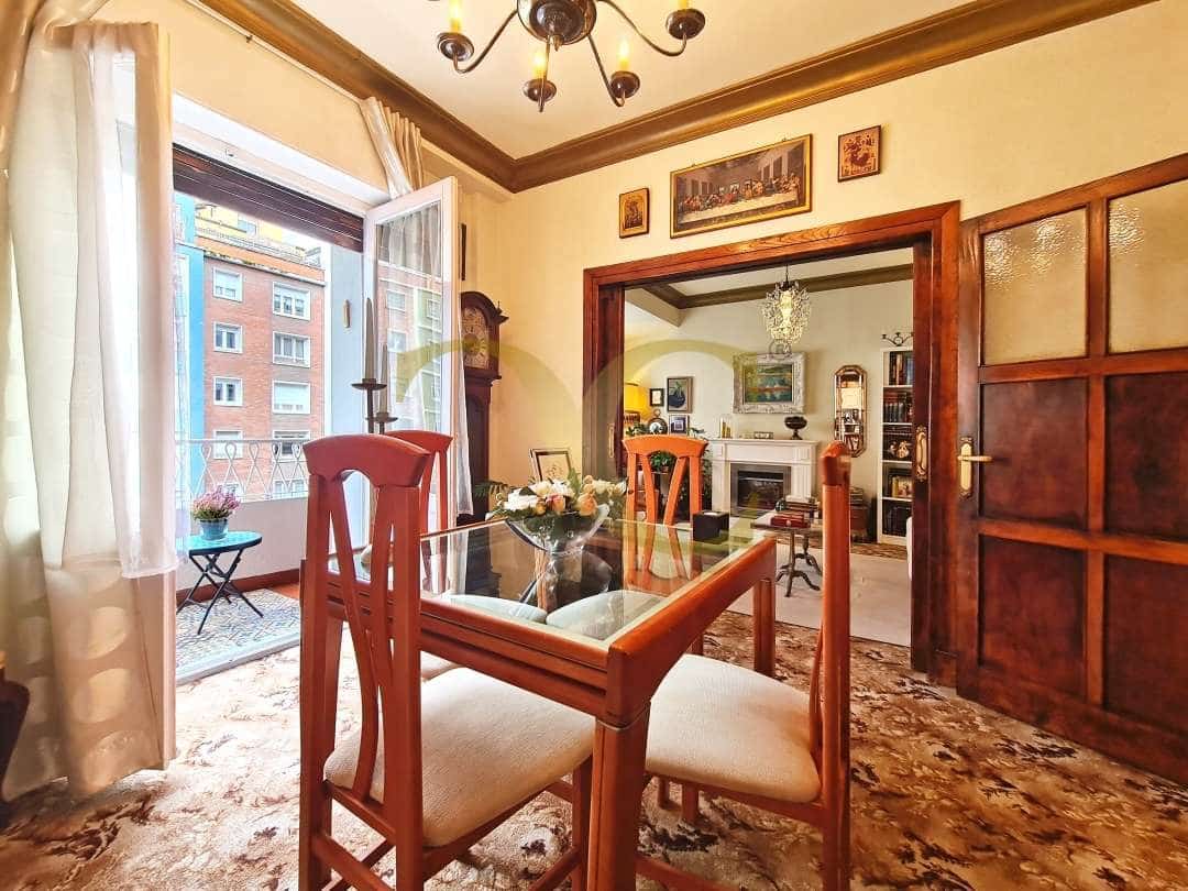 3 sovrum Lägenhet till salu i Gijon - 290 000 € (Ref: 9539679)