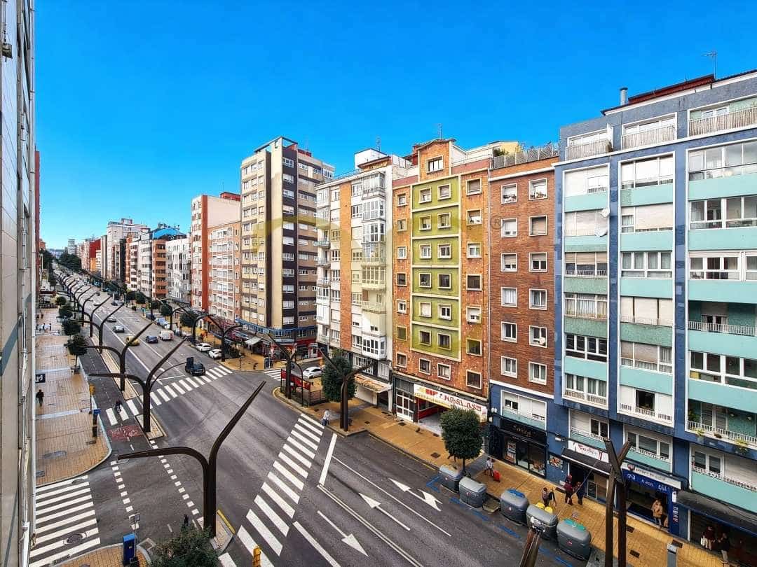 3 sovrum Lägenhet till salu i Gijon - 290 000 € (Ref: 9539679)