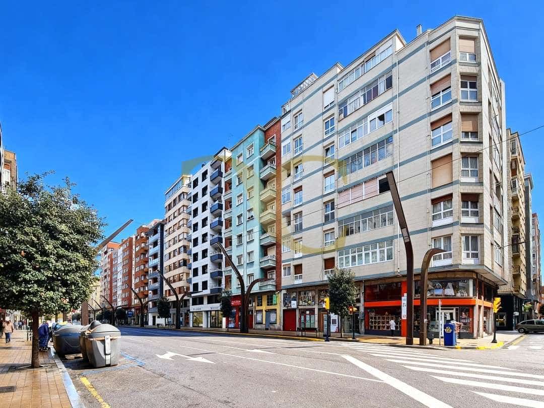 3 sovrum Lägenhet till salu i Gijon - 290 000 € (Ref: 9539679)