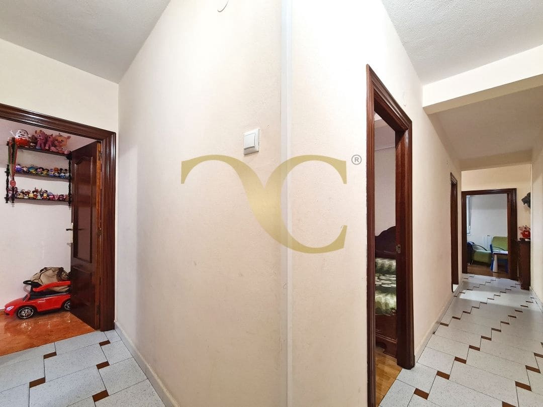 3 sovrum Lägenhet till salu i Gijon - 140 000 € (Ref: 9547151)