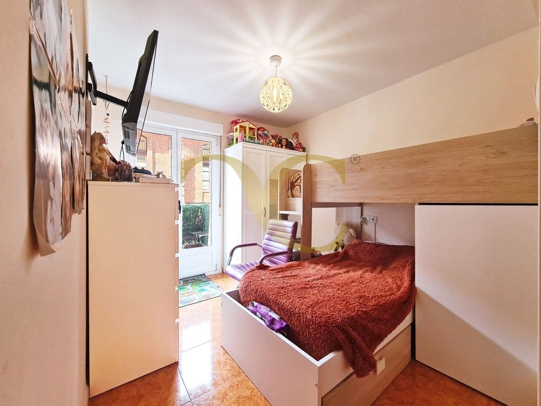 3 sovrum Lägenhet till salu i Gijon - 140 000 € (Ref: 9547151)