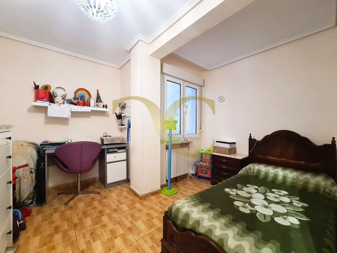 3 sovrum Lägenhet till salu i Gijon - 140 000 € (Ref: 9547151)