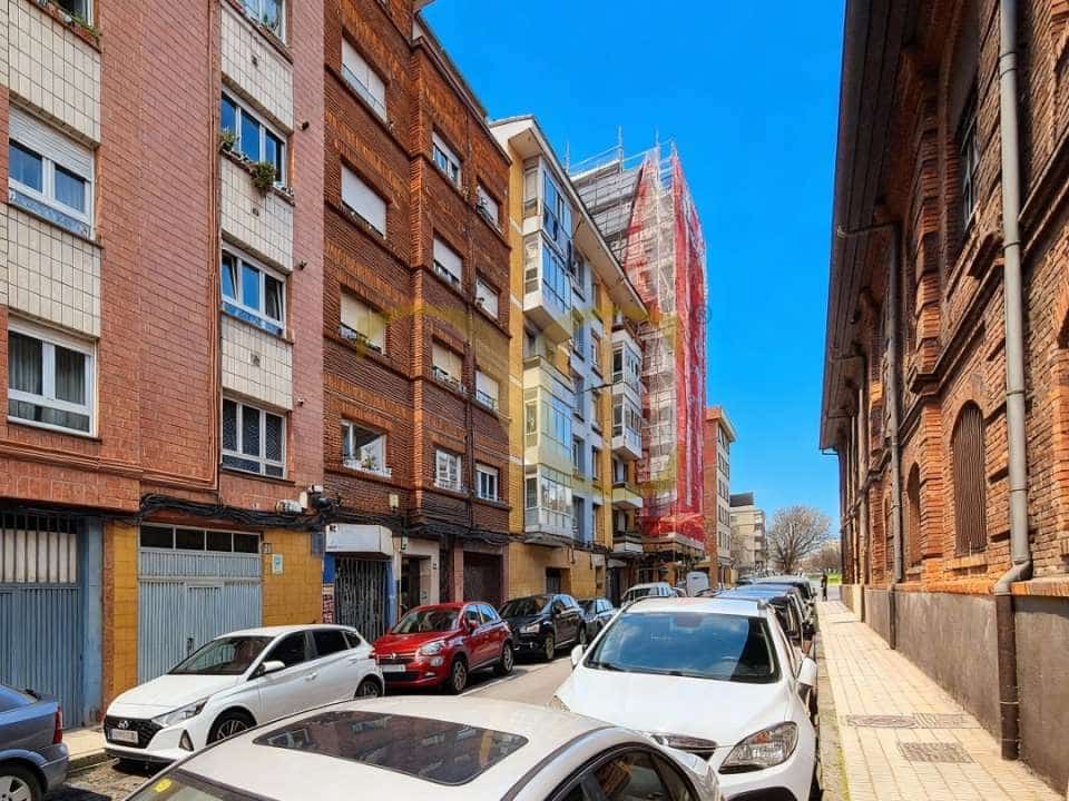 3 sovrum Lägenhet till salu i Gijon - 140 000 € (Ref: 9547151)