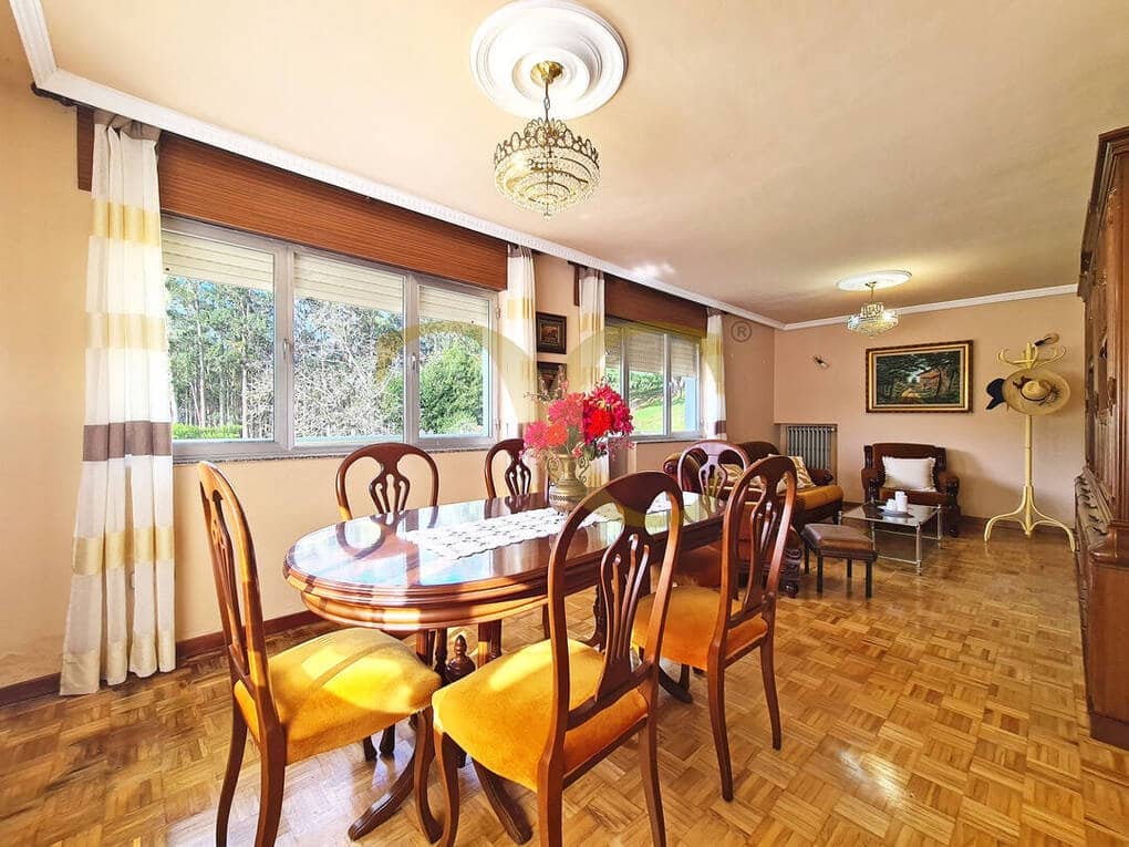 6 bedroom Flat for sale in Villaviciosa - € 650,000 (Ref: 9559334)