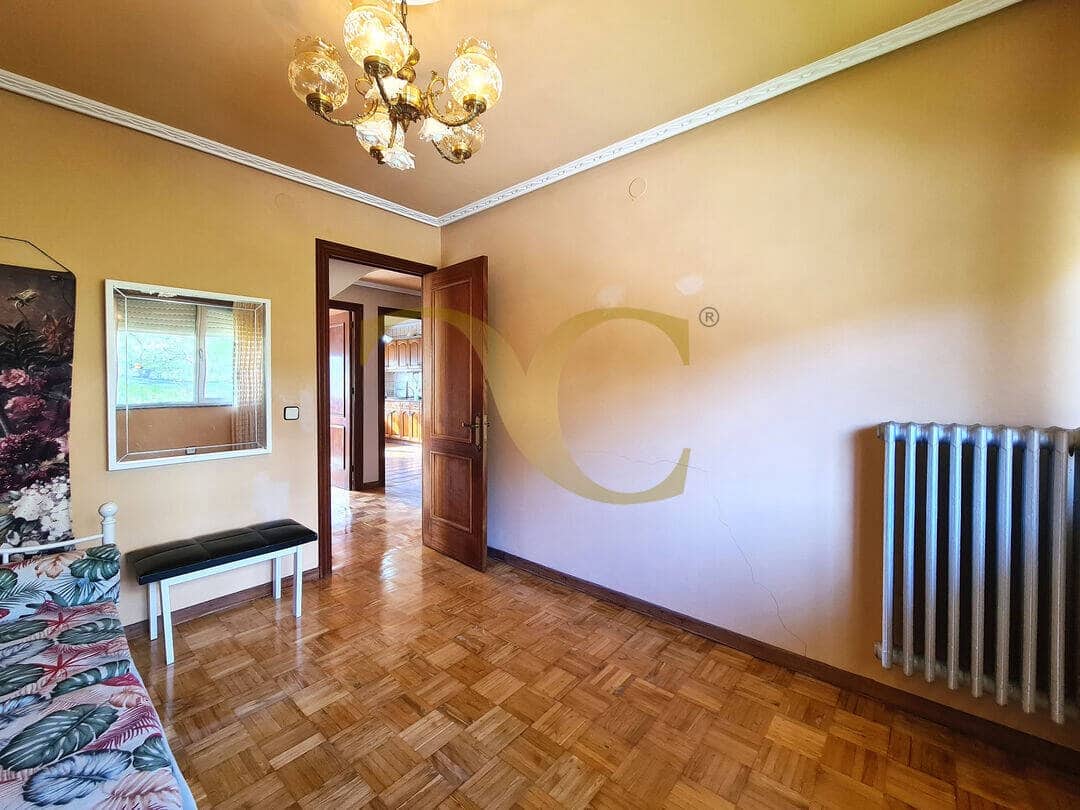 6 bedroom Flat for sale in Villaviciosa - € 650,000 (Ref: 9559334)