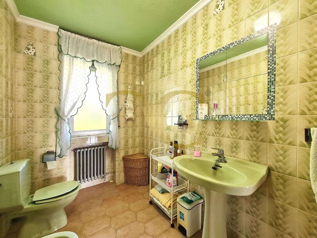 6 bedroom Flat for sale in Villaviciosa - € 650,000 (Ref: 9559334)