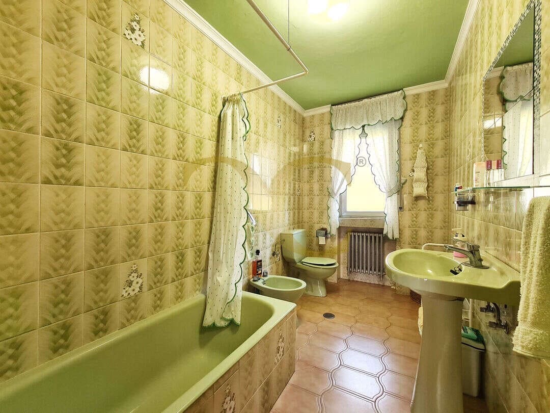 6 bedroom Flat for sale in Villaviciosa - € 650,000 (Ref: 9559334)