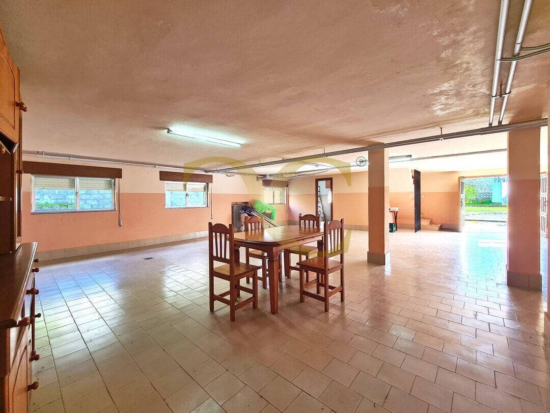 6 bedroom Flat for sale in Villaviciosa - € 650,000 (Ref: 9559334)