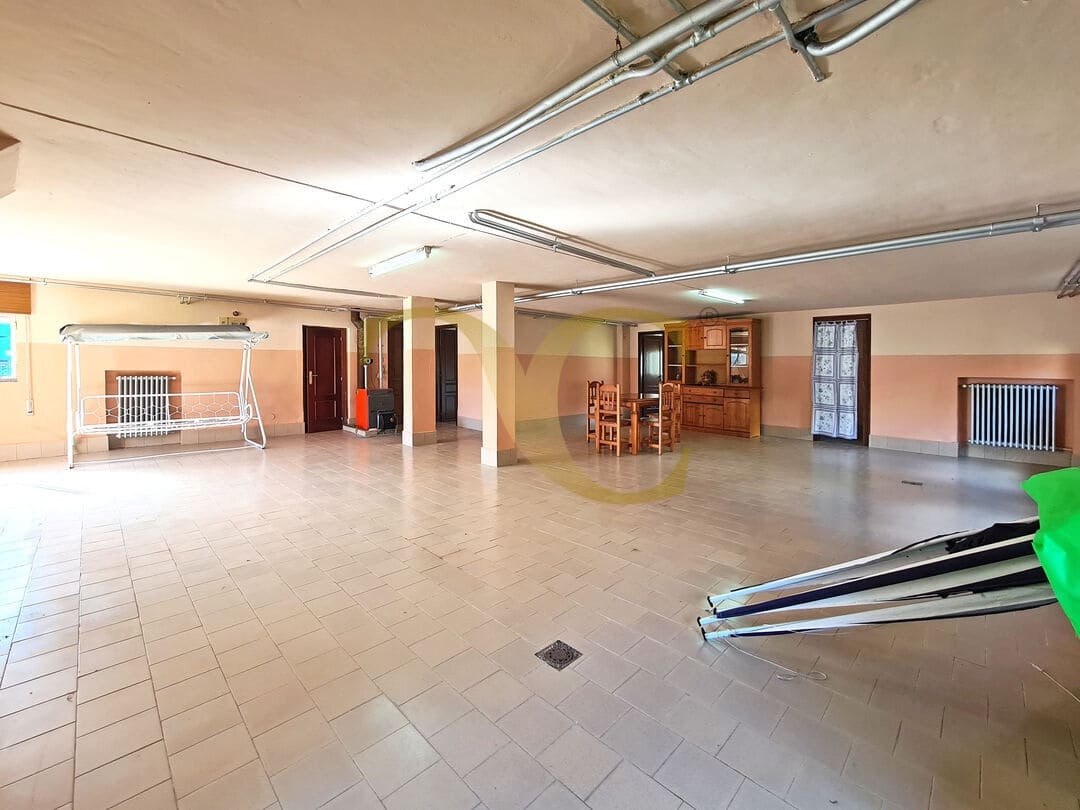 6 bedroom Flat for sale in Villaviciosa - € 650,000 (Ref: 9559334)