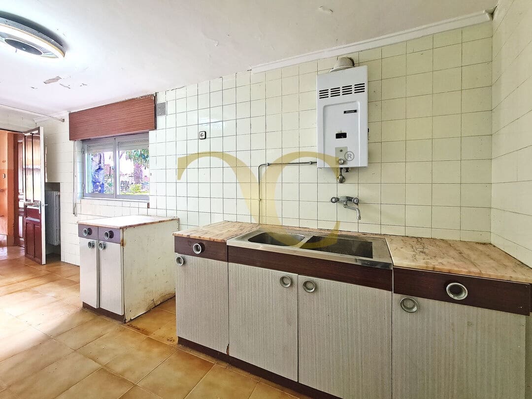 6 bedroom Flat for sale in Villaviciosa - € 650,000 (Ref: 9559334)