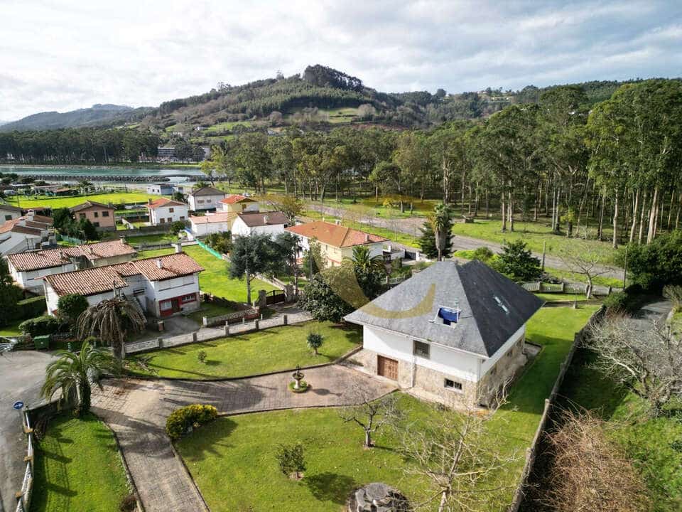 6 bedroom Flat for sale in Villaviciosa - € 650,000 (Ref: 9559334)