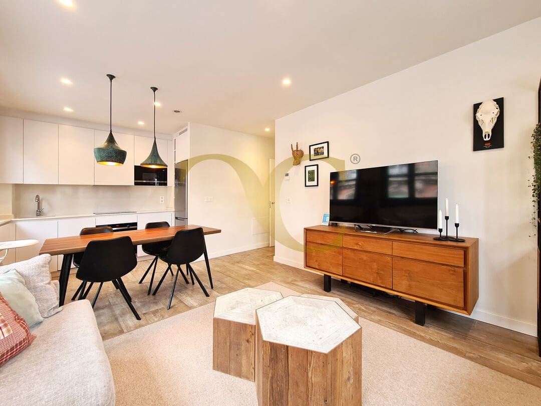 2 makuuhuone Asunto myytävänä paikassa Gijon - 390 000 € (Ref: 9559336)