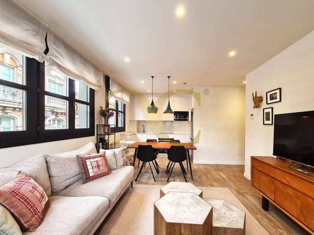 2 makuuhuone Asunto myytävänä paikassa Centro Urbano, Gijón - 390 000 € (Ref: 9559336)