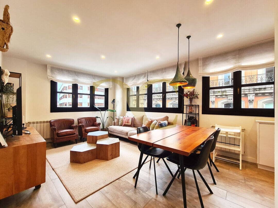 2 makuuhuone Asunto myytävänä paikassa Gijon - 390 000 € (Ref: 9559336)